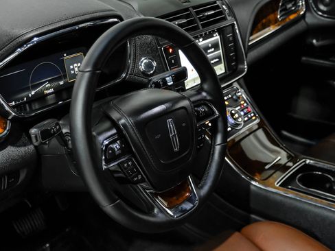 Used 2018 Lincoln Continental Reserve FWD image 21