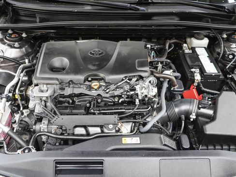 Used 2022 Toyota Camry XSE FWD image 28