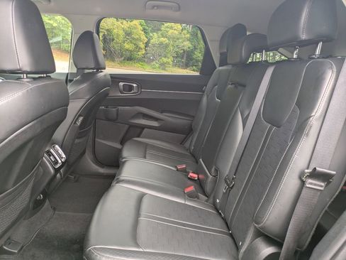 Used 2024 Kia Sorento S FWD image 14