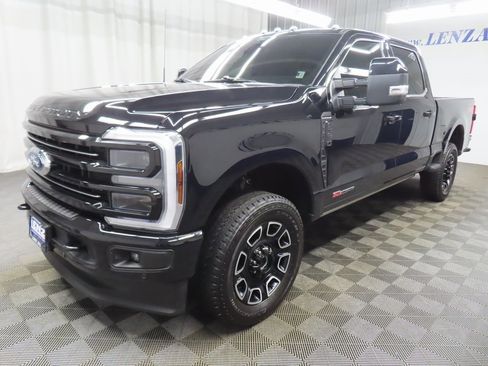 Used 2025 Ford F350 Platinum w/ FX4 Off-Road Package image 6