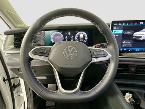 New 2026 Volkswagen Tiguan SE image 11