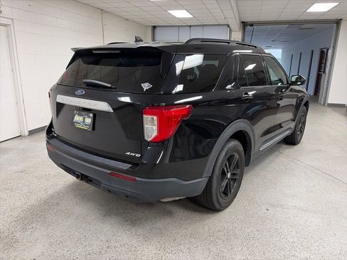 Used 2021 Ford Explorer XLT w/ Class III Trailer Tow Package AWD/4WD image 3