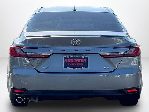 Used 2025 Toyota Camry SE FWD image 4