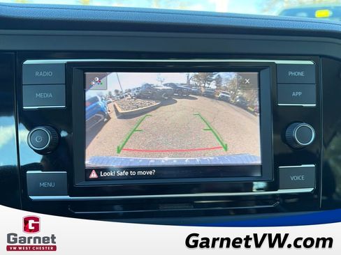 Certified 2023 Volkswagen Jetta SE w/ Panoramic Sunroof Package image 7