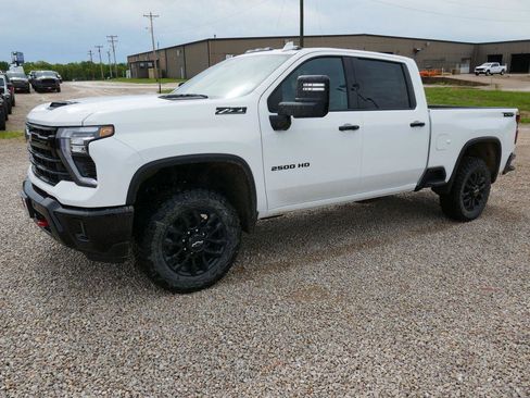 New 2026 Chevrolet Silverado 2500 LTZ w/ LTZ Plus Package AWD/4WD image 9