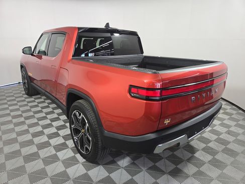 Used 2023 Rivian R1T Adventure image 3