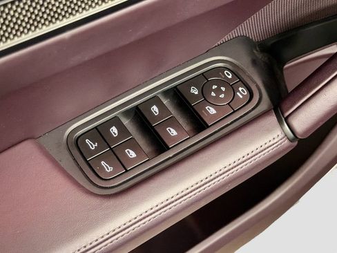 Certified 2025 Porsche Cayenne GTS AWD/4WD image 19
