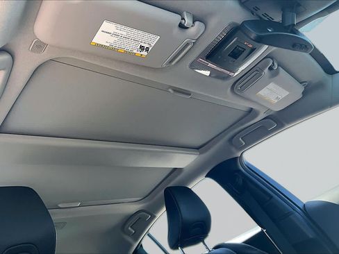 Certified 2025 Toyota Prius XLE FWD image 13