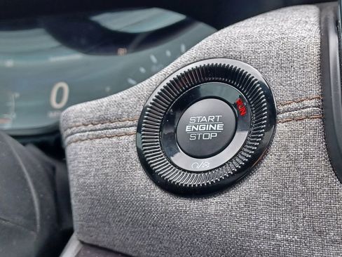 Used 2023 Jeep Compass Latitude w/ Sun and Sound Group AWD/4WD image 21