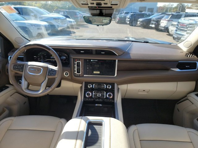 Used 2023 GMC Yukon Denali w/ Denali Reserve Package AWD/4WD image 8