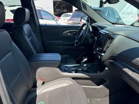 Used 2022 Chevrolet Traverse Premier w/ Redline Edition AWD/4WD image 9