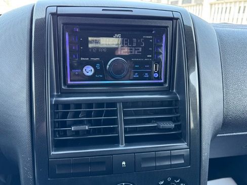 Used 2009 Ford Explorer XLT image 18