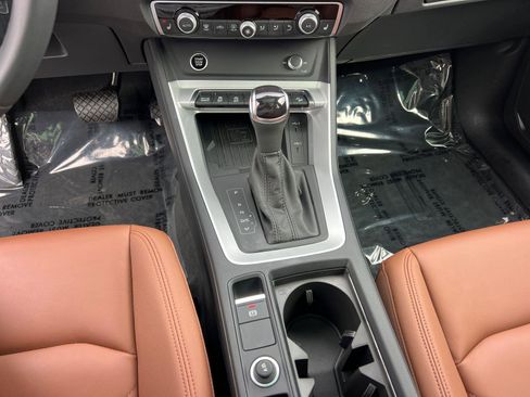 Certified 2025 Audi Q3 2.0T Premium w/ Convenience Package image 32