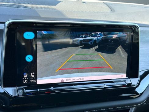 New 2026 Volkswagen Atlas Cross Sport SE image 25