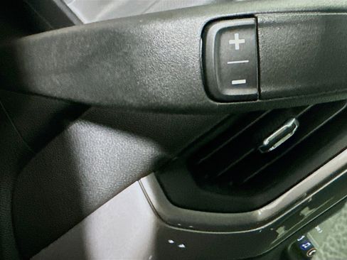 Used 2023 Chevrolet Silverado 1500 Custom image 21