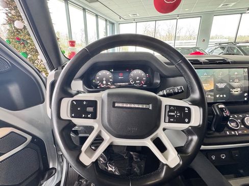 Used 2023 Land Rover Defender 110 S image 40
