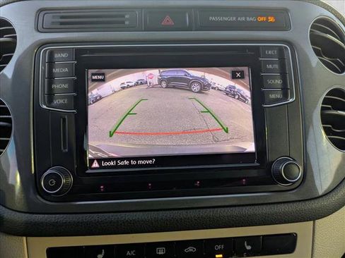 Used 2017 Volkswagen Tiguan S image 13