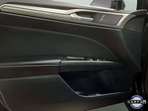 Used 2019 Ford Fusion SE image 26