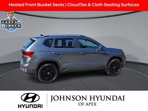 Used 2024 Volkswagen Taos SE w/ Black Wheel Plus Package AWD/4WD image 9