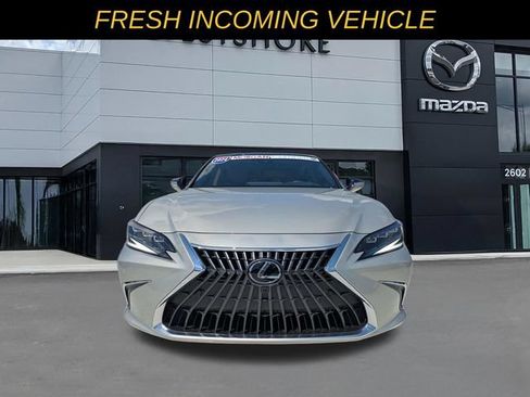 Used 2024 Lexus ES 350 Ultra Luxury FWD image 6