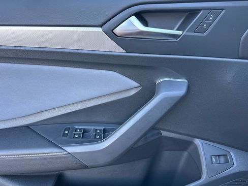 New 2026 Volkswagen Jetta SE image 10