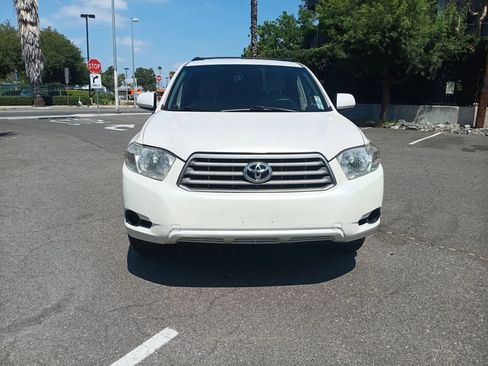 Used 2010 Toyota Highlander 2WD image 2