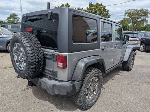 Used 2017 Jeep Wrangler Unlimited Rubicon w/ Connectivity Group AWD/4WD image 7
