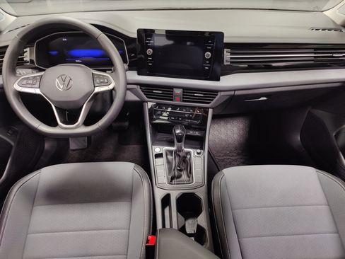 Used 2025 Volkswagen Jetta SE w/ Sunroof Package FWD image 14