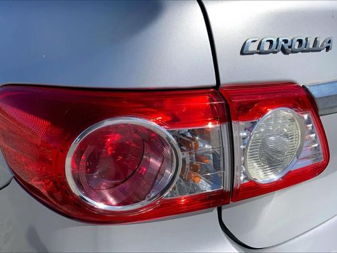 Used 2013 Toyota Corolla LE image 26