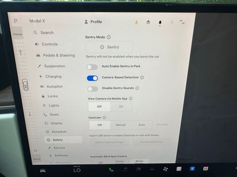 Used 2022 Tesla Model X image 42