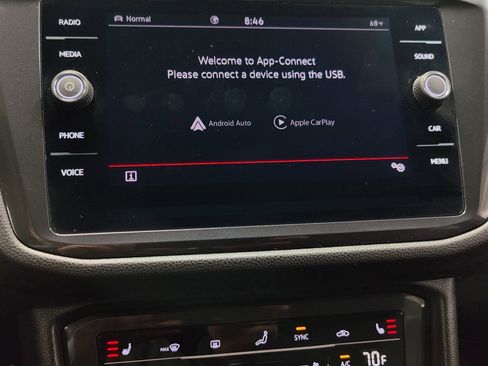 Certified 2024 Volkswagen Tiguan SE R-Line image 27