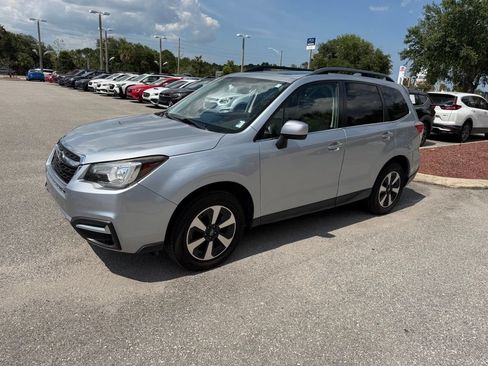 Used 2017 Subaru Forester 2.5i Limited AWD/4WD image 11