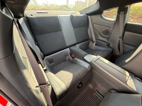 Used 2025 Toyota GR86 Premium w/ Performance Package image 30