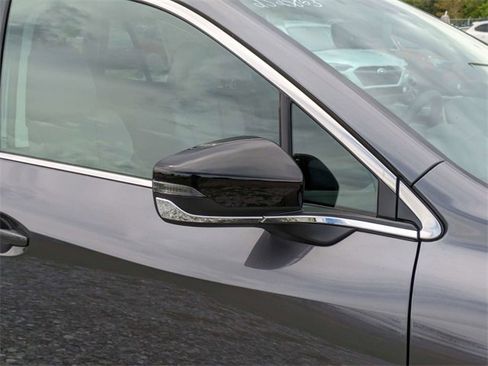 New 2025 Subaru Outback Limited image 12