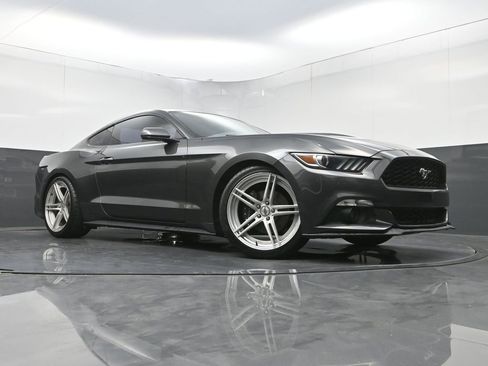 Used 2016 Ford Mustang Premium RWD image 21