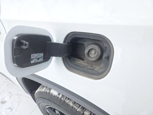 Used 2018 Chevrolet Traverse LT image 37