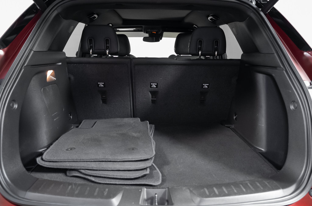 Used 2023 Chevrolet TrailBlazer RS w/ Sun and Liftgate Package FWD image 39