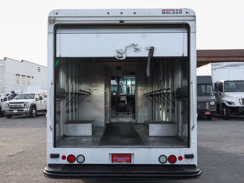 Used 2017 Ford E-350 and Econoline 350 Super Duty image 8