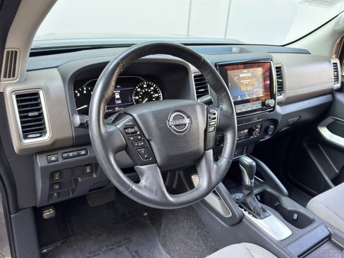 Used 2022 Nissan Frontier SV RWD image 12