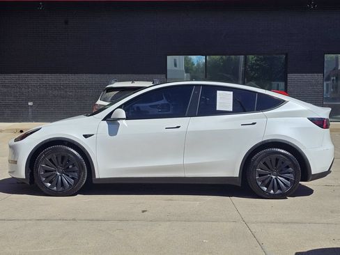 Used 2022 Tesla Model Y Long Range AWD/4WD image 14