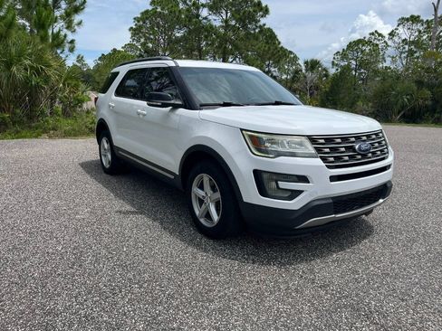 Used 2017 Ford Explorer XLT w/ Class II Trailer Tow Package AWD/4WD image 7