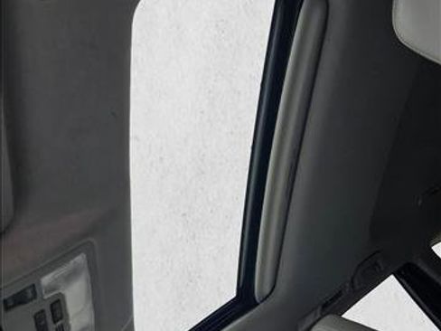 Used 2019 Toyota Highlander XLE image 15