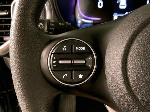 Certified 2025 Kia Soul LX w/ LX Technology Package FWD image 18