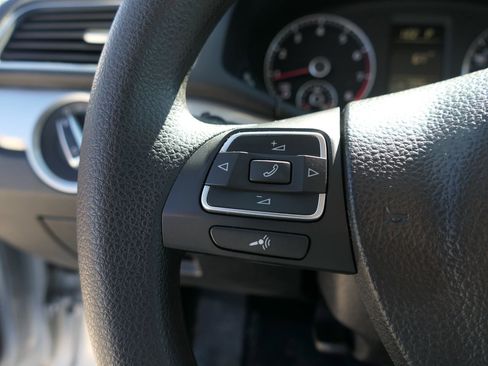 Used 2015 Volkswagen Passat 1.8T Limited Edition image 14