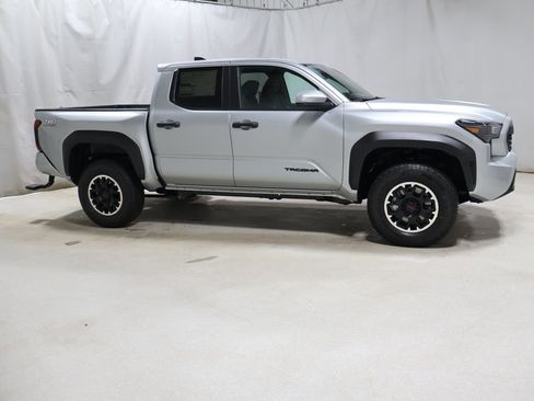 New 2026 Toyota Tacoma TRD Off-Road AWD/4WD image 6