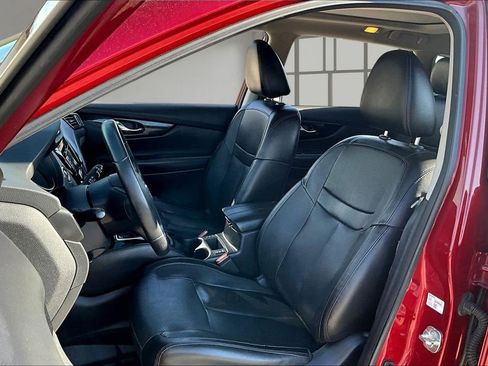 Used 2019 Nissan Rogue SL w/ Premium Package image 21