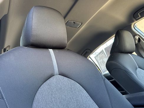 Used 2022 Toyota Camry LE FWD image 17