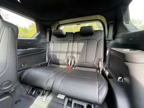 New 2025 Jeep Grand Cherokee L Limited w/ Black Appearance Package image 24