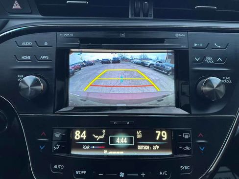 Used 2017 Toyota Avalon XLE image 18