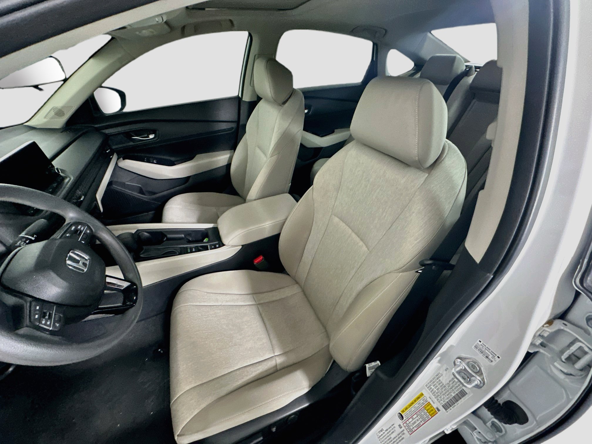 Used 2025 Honda Accord SE image 13
